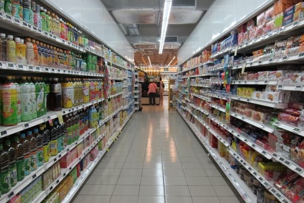 93 supermercados y 870.000 empleos: la señal que mira el mercado P2P