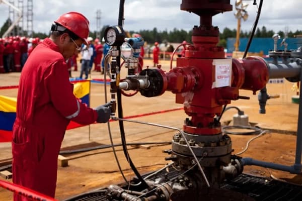 Acuerdo petrolero con EE.UU.: ¿impactará al P2P y al dólar venezolano?