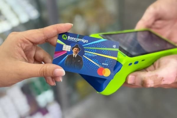 Bancamiga lanza tarjeta de San José Gregorio Hernández: fe, NFC y tokenización