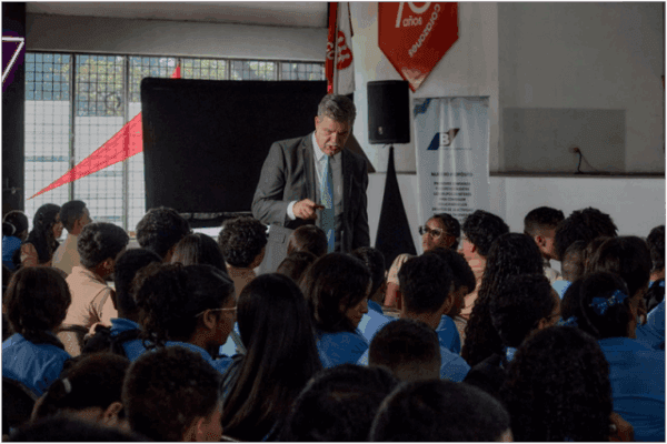 Bancos educan a 1.500 venezolanos: la materia pendiente es el P2P