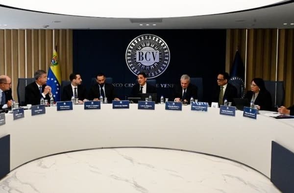 BCV aprieta la coordinación con la banca: ¿qué significa para el dólar y el P2P?