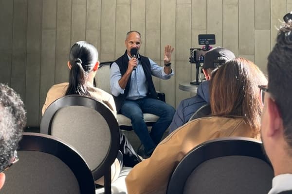 Branson y 25 fondos aterrizan en Caracas: la señal que el P2P cripto debe leer