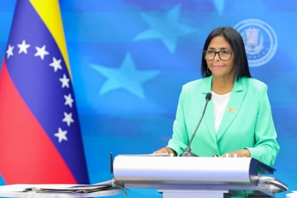 Delcy reordena su equipo exterior: ¿qué cambia para el dólar y el P2P?