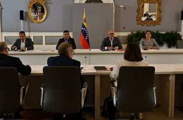 Diálogo Gobierno-oposición se estira hasta el viernes: qué mirar en el P2P