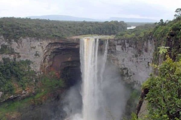 Esequibo en el radar: tensión geopolítica y su eco en el P2P venezolano