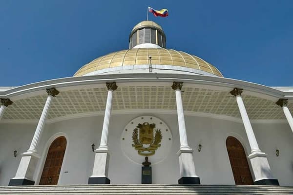 La Guaira propone ley de indemnización: ¿de dónde saldrán los dólares?