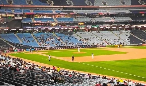 Leones a precio de dólar: entradas, USDT y el bolsillo del fanático