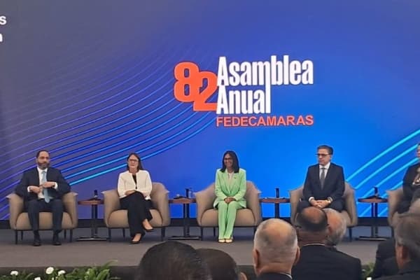 Luz para el P2P: la reforma eléctrica que mira el sector privado