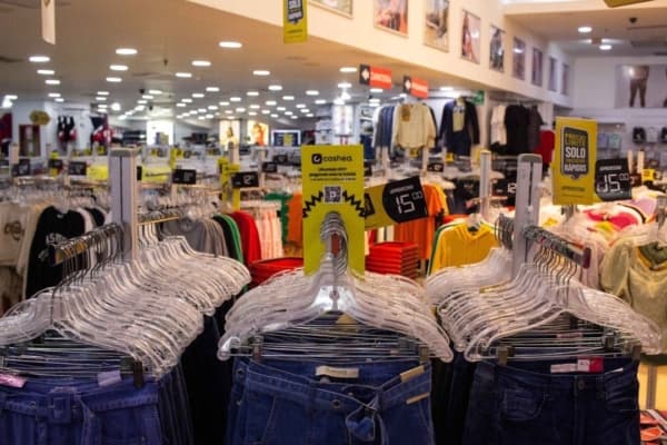 Más compras, mismo sueldo: la trampa del BNPL en el súper venezolano