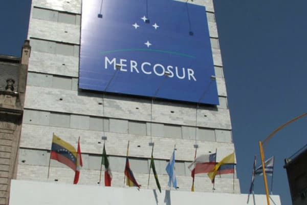 Peña pide reinsertar a Venezuela al Mercosur: la lectura desde el P2P cripto