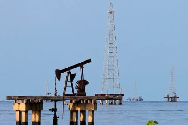 Petróleo venezolano: ¿EE.UU. toma 35%? Impacto en dólar y P2P
