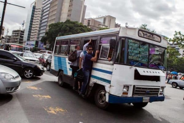 Transporte pide cobro digital diario: ¿la puerta al P2P en Venezuela?