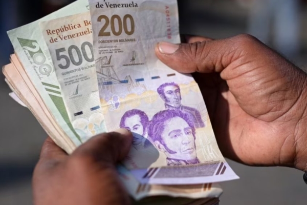 Bono docente de $64: ¿Cómo impacta el P2P y el dólar en Venezuela?